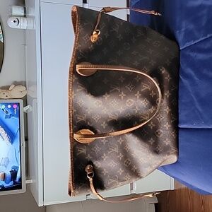 Louis Vuitton Tote